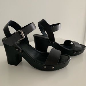Mia Manuela Sandals